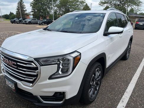 Used 2023 GMC Terrain SLT w/ Infotainment Package II AWD/4WD image 3