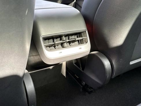 Used 2021 Tesla Model 3 Standard Range Plus image 14