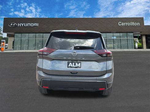 Used 2025 Nissan Rogue SV FWD image 6