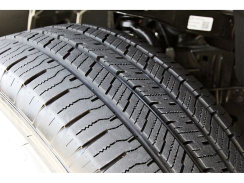 Certified 2024 Nissan Frontier SV w/ Technology Package image 30