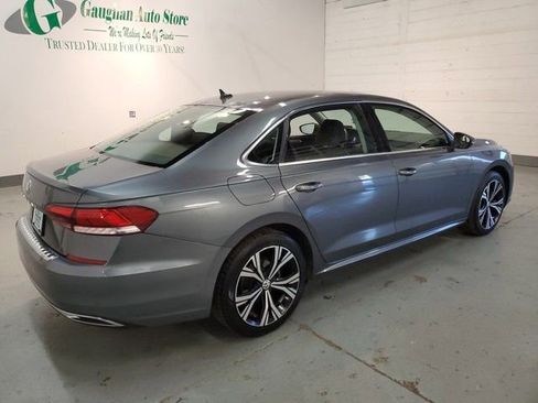 Used 2022 Volkswagen Passat 2.0T SE image 6