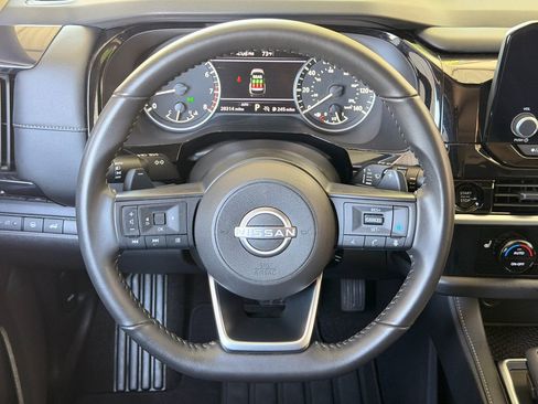 Used 2025 Nissan Pathfinder SV AWD/4WD image 6