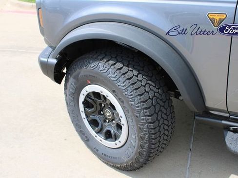 New 2025 Ford Bronco Badlands image 5