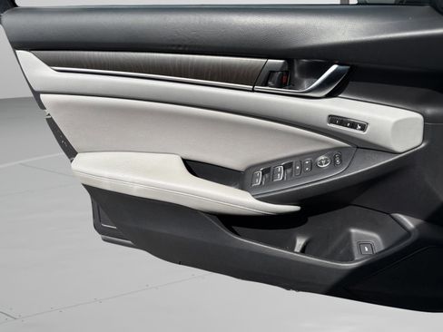 Used 2018 Honda Accord EX-L image 27