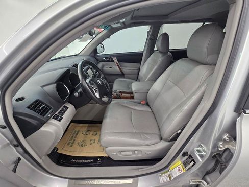 Used 2013 Toyota Highlander Limited FWD image 8