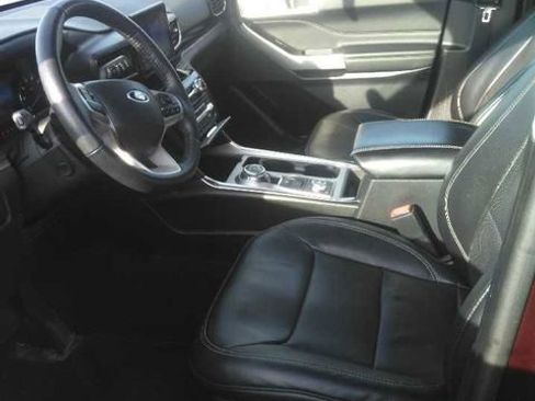 Used 2023 Ford Explorer Limited w/ Equipment Group 301A image 2