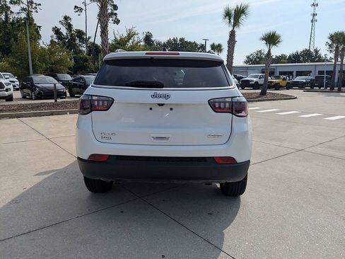 Certified 2024 Jeep Compass Latitude AWD/4WD image 4