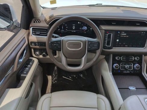 Used 2022 GMC Yukon Denali w/ Denali Ultimate Package RWD image 17