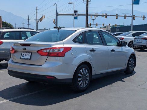 Used 2012 Ford Focus S FWD image 4