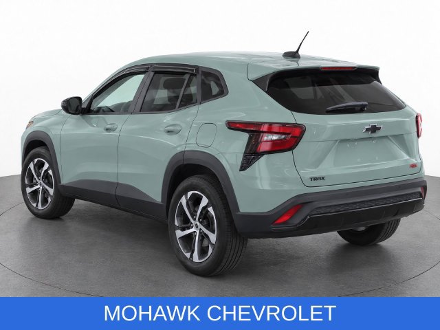 Used 2024 Chevrolet Trax RS w/ Driver Confidence Package FWD image 4