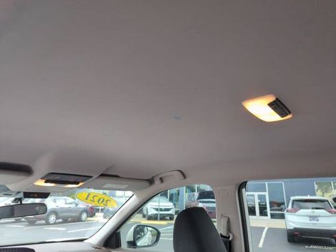 Certified 2021 Nissan Rogue SV FWD image 30