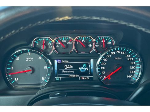 Used 2019 Chevrolet Suburban LT image 25