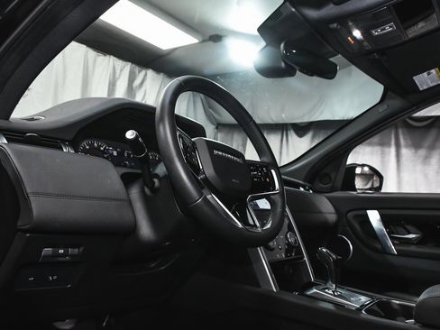 Used 2023 Land Rover Discovery Sport SE image 20