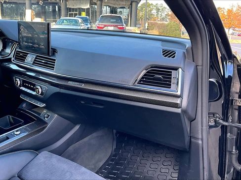 Used 2022 Audi SQ5 Premium image 18