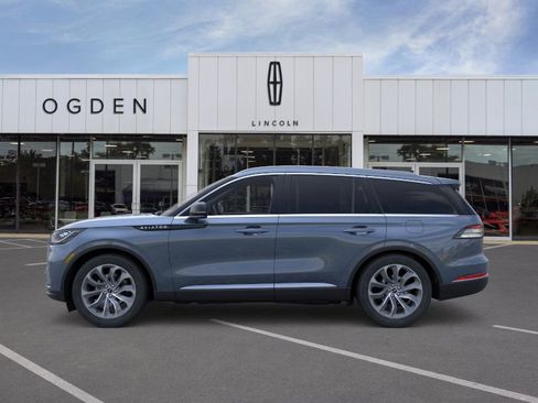 New 2026 Lincoln Aviator AWD image 3