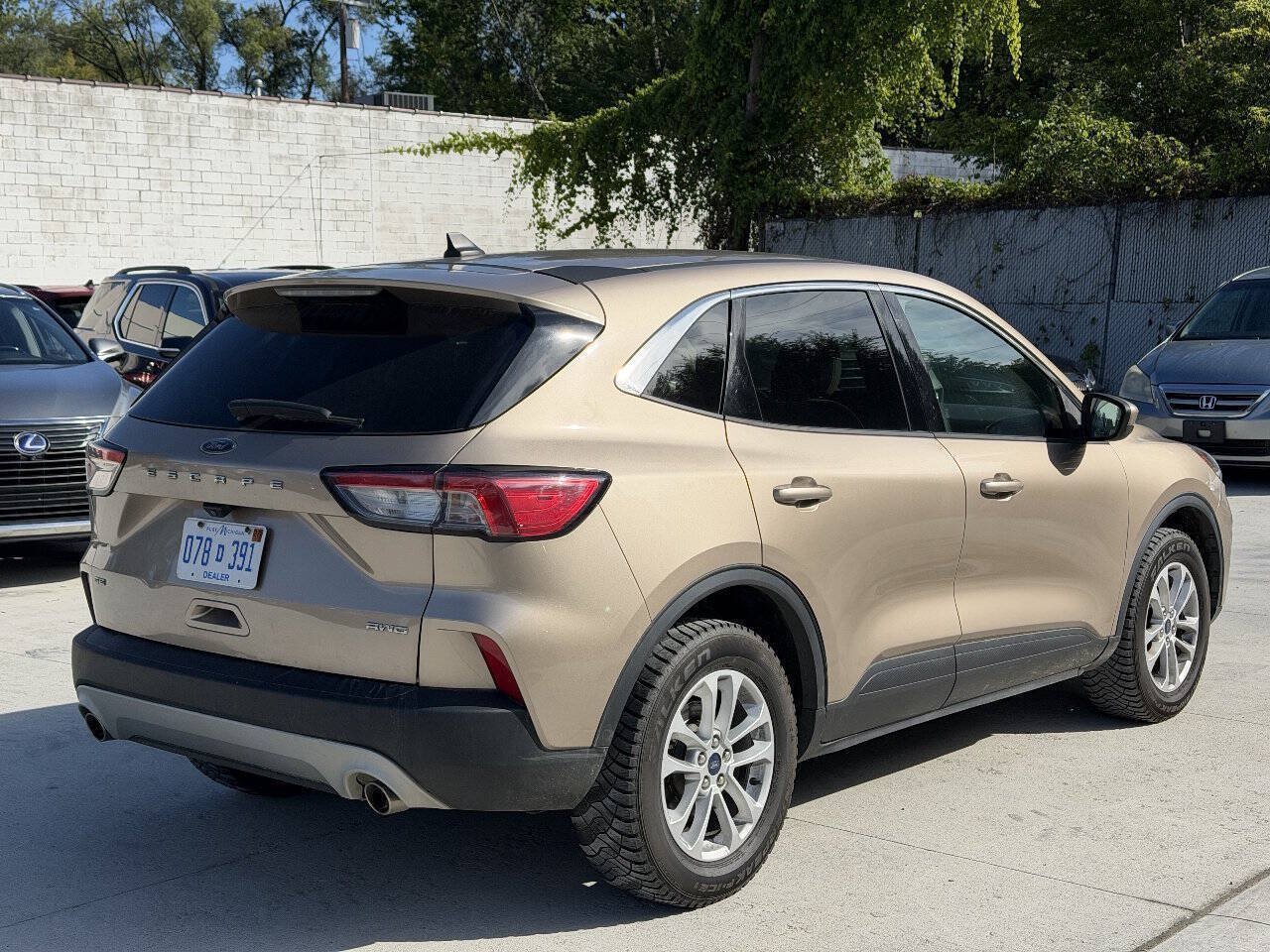 Used 2020 Ford Escape SE AWD/4WD image 5