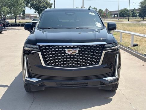 Used 2021 Cadillac Escalade Premium Luxury AWD/4WD image 2