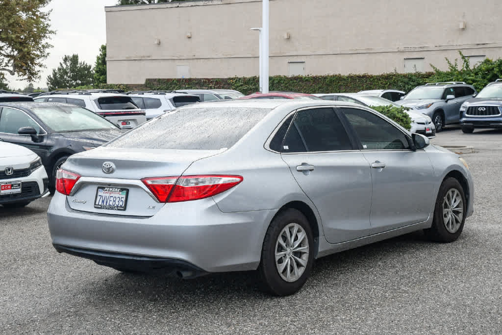 Used 2017 Toyota Camry LE FWD image 9