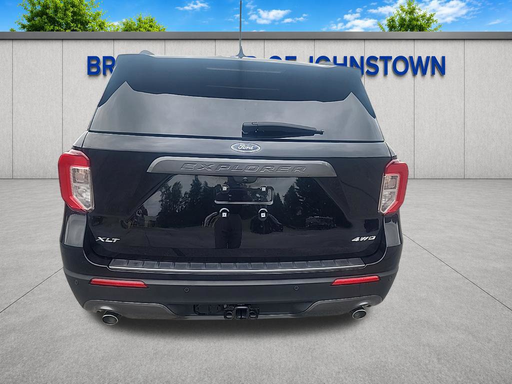 Used 2023 Ford Explorer XLT w/ Equipment Group 202A AWD/4WD image 7