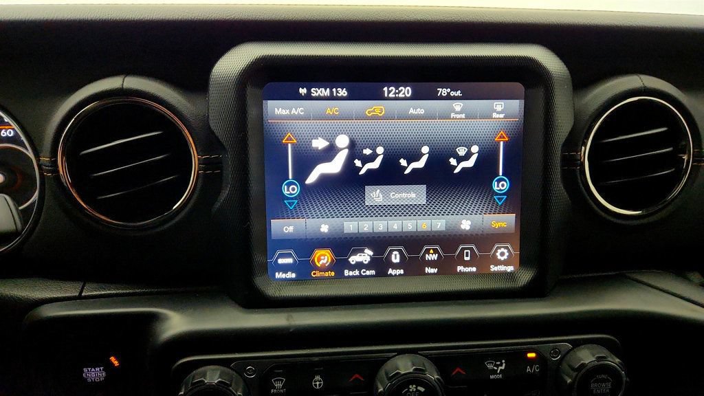 Used 2022 Jeep Wrangler Unlimited Sahara AWD/4WD image 18