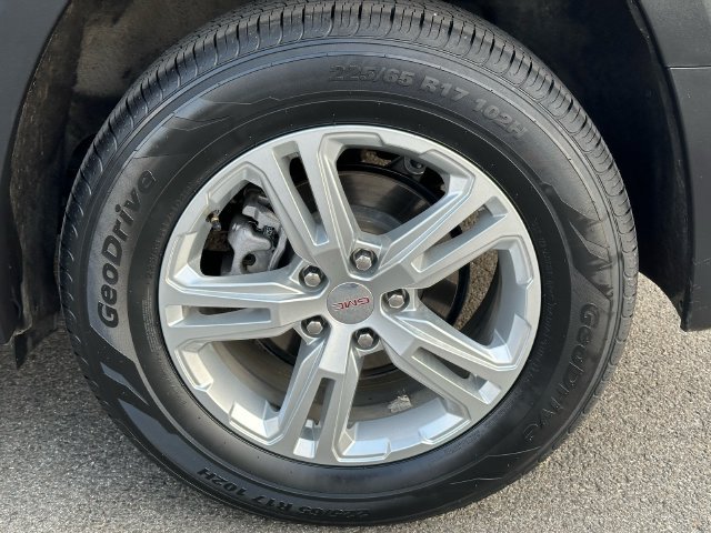 Used 2024 GMC Terrain SLE AWD/4WD image 31