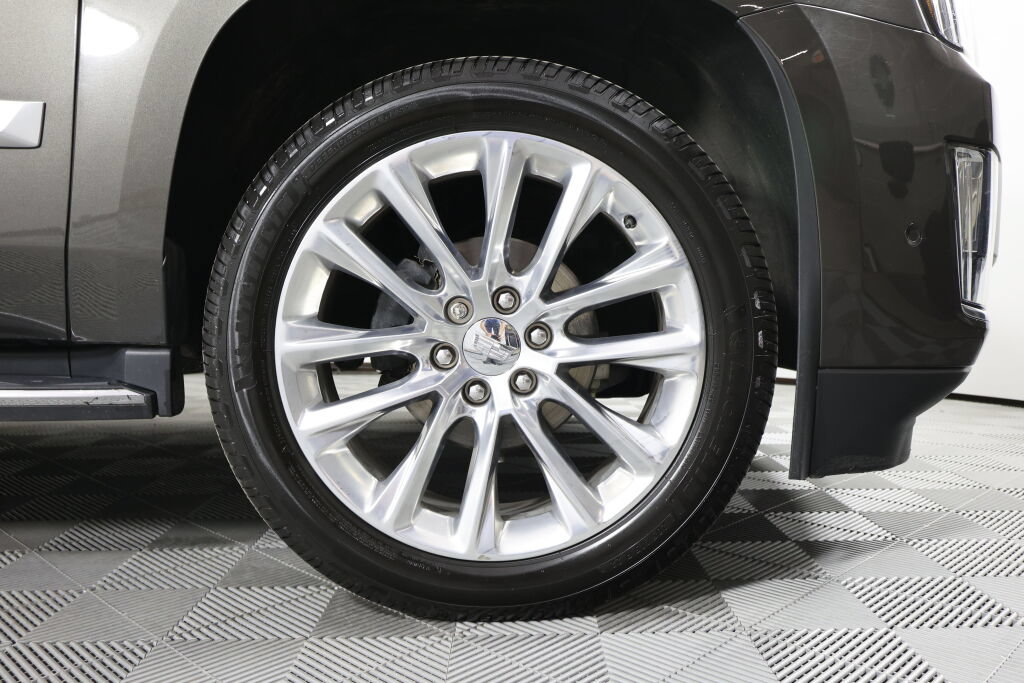 Used 2020 Cadillac Escalade Luxury AWD/4WD image 6