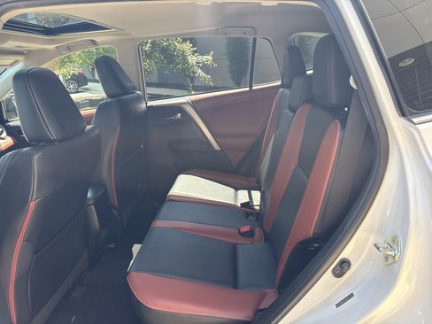 Used 2013 Toyota RAV4 Limited AWD/4WD image 31