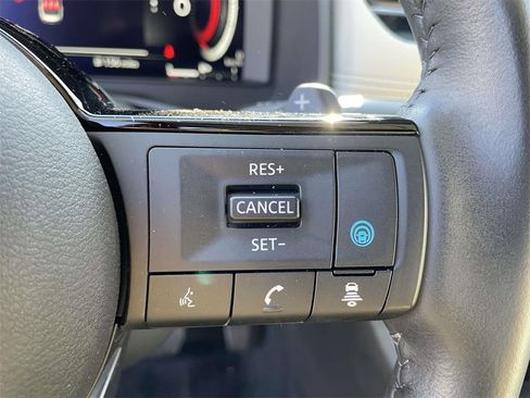 Used 2024 Nissan Rogue SL image 19