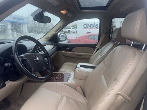 Used 2008 Chevrolet Tahoe LTZ w/ LTZ Preferred Equipment Group AWD/4WD image 13