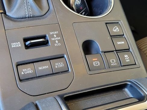 Certified 2024 Toyota Highlander LE AWD/4WD image 14