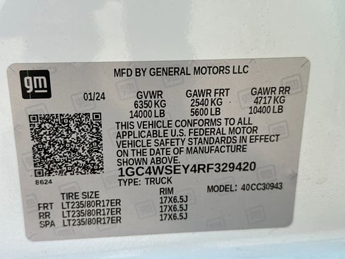 Used 2024 Chevrolet Silverado 3500 LT w/ Convenience Package image 26