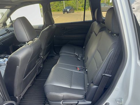 Used 2023 Honda Passport Elite image 5