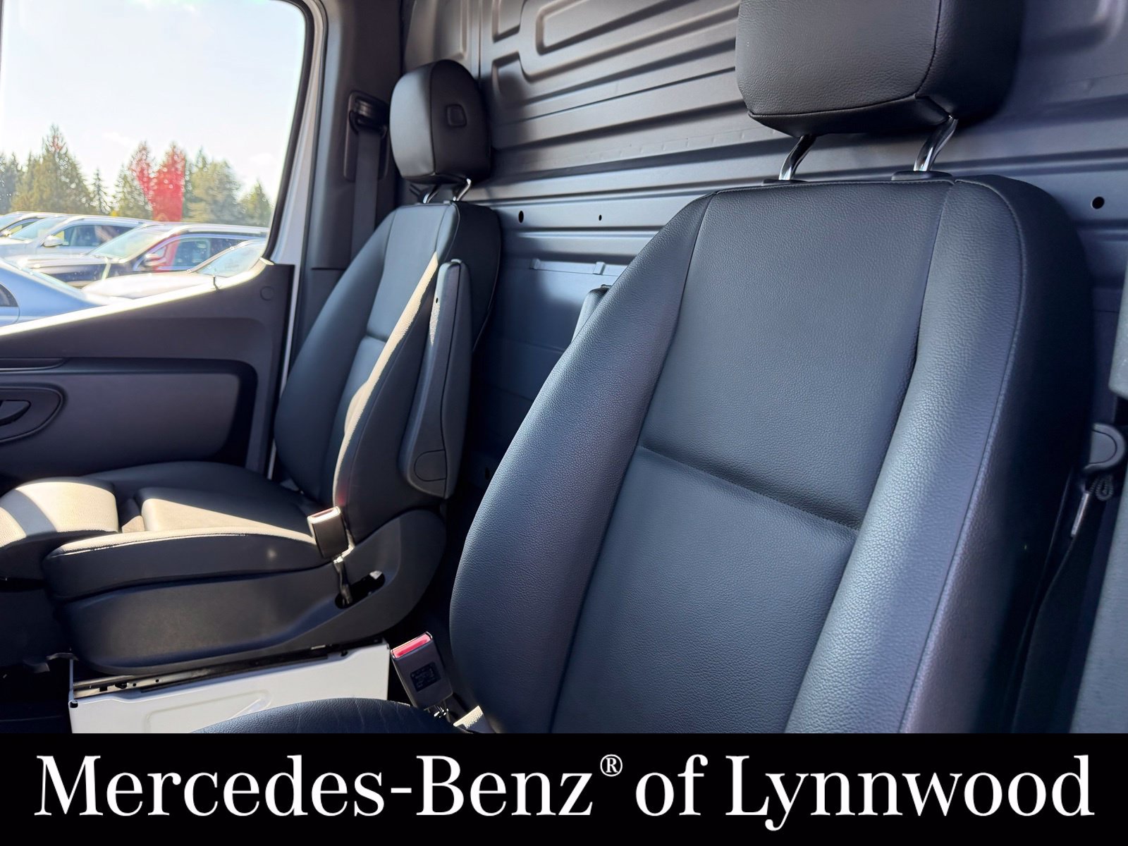 Used 2025 Mercedes-Benz Sprinter 2500 image 17