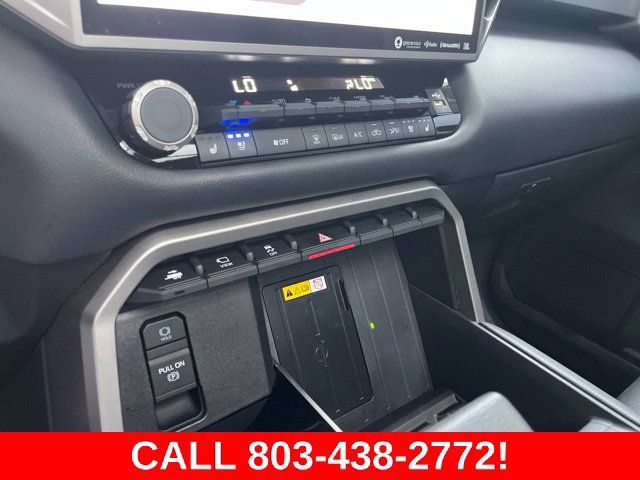 Used 2024 Toyota Tundra Limited AWD/4WD image 24