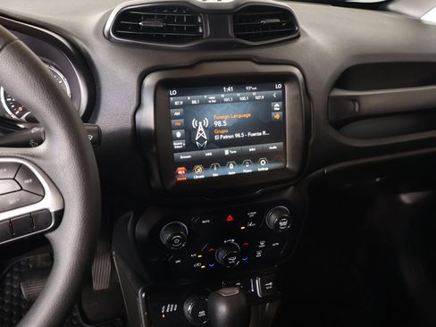 Used 2023 Jeep Renegade Latitude AWD/4WD image 5