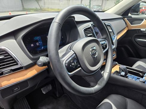 Certified 2025 Volvo XC90 B6 Plus AWD/4WD image 16