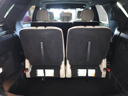 Used 2018 Ford Explorer XLT FWD image 20