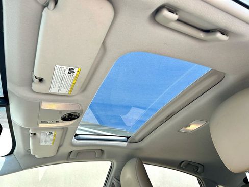 Used 2012 Toyota Prius Four w/ Deluxe Solar Roof Pkg image 20