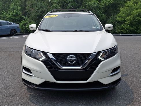 Certified 2022 Nissan Rogue Sport SL AWD/4WD image 2