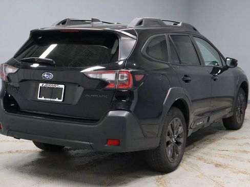 Used 2025 Subaru Outback Onyx Edition image 11