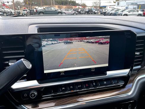 Used 2023 Chevrolet Silverado 1500 LT image 18