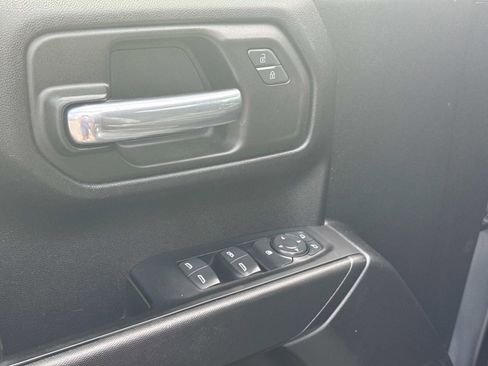 Used 2022 Chevrolet Silverado 1500 Custom AWD/4WD image 25