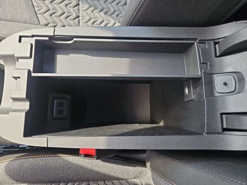 Used 2023 Chevrolet Equinox LT image 27