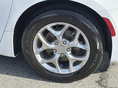 Used 2020 Chrysler Pacifica Limited image 19