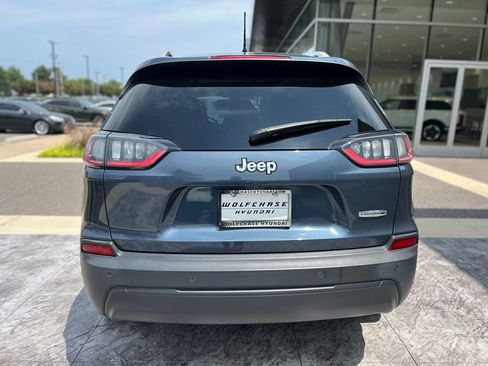 Used 2020 Jeep Cherokee Latitude Plus w/ Comfort/Convenience Group FWD image 8