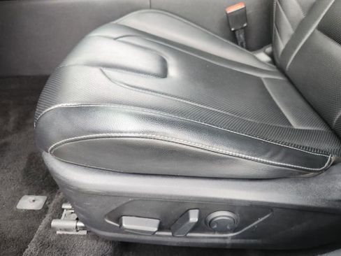 Used 2024 Hyundai Elantra Limited image 18