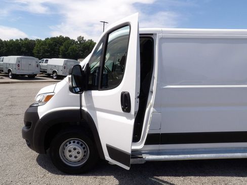 Used 2025 RAM ProMaster 2500 w/ U-Haul Equipment Group FWD image 13
