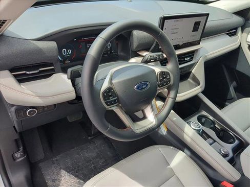New 2026 Ford Explorer Active w/ Active Comfort Package RWD image 3