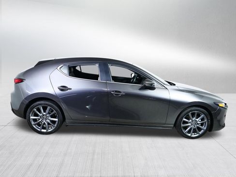 Used 2020 MAZDA MAZDA3 Hatchback FWD image 8