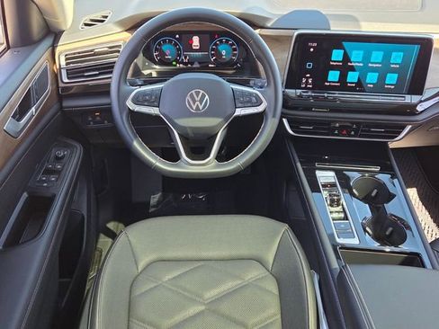 Used 2026 Volkswagen Atlas SE FWD image 7